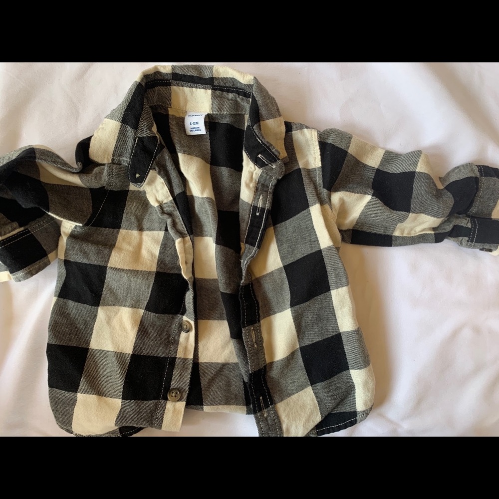 Old Navy black white buffalo check plaid shirt